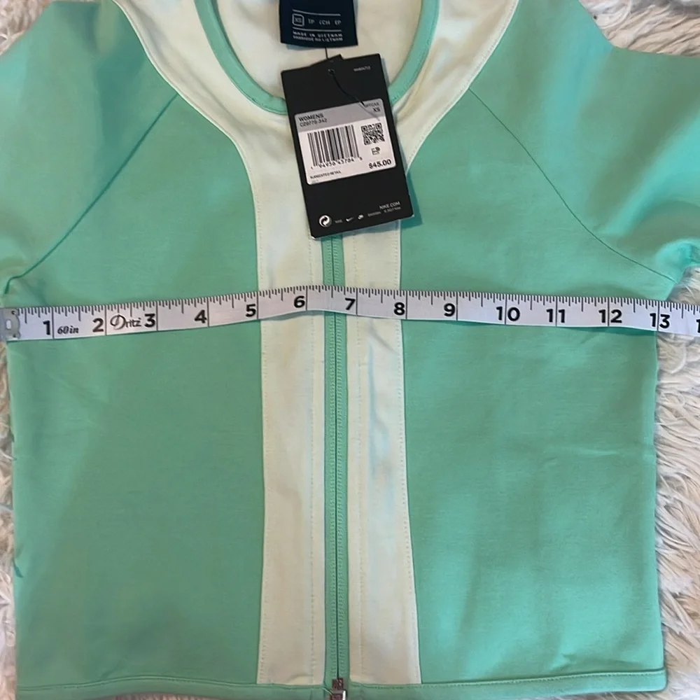 Nike Women’s Sportswear Street Short Sleeve Crop - Picture 6 of 9